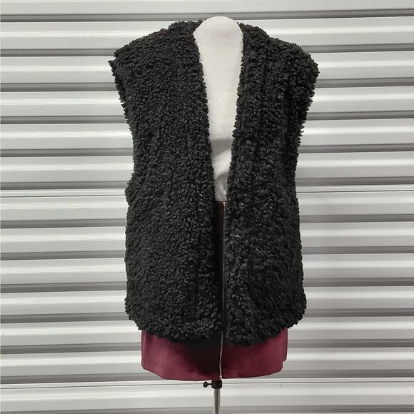 WeWoreWhat Womens Reversible Vegan Leather Sherpa Vest Jacket Size Medium NWT - Picture 14 of 16